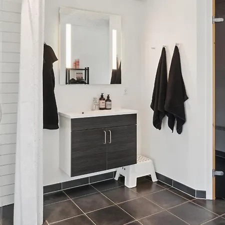 Awesome In Vaeggerlose With Kitchen Nyaraló